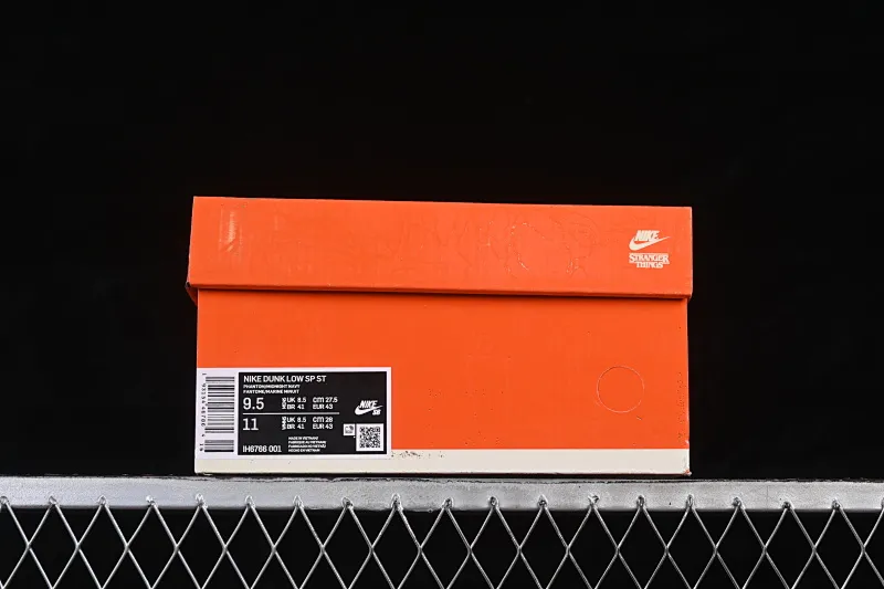 All categories Nk SB Dunk Series Nk SB Dunk Low High-end customized low-top sneakers J version Stranger Things x Nike SB Dunk Low Stranger Things SB low-top casual sneakers IH6766-001